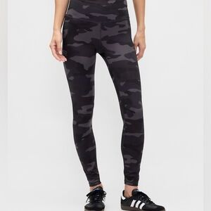 Athleta Camo Contender 7/8 Tight In Power Lift